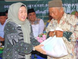 Peringati Tahun Baru Islam, Yohana Ketua TP-PKK OKUS Berikan Bantuan ke Anak Yatim