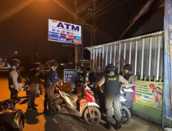 Ciptakan Situasi Kamtibmas, Tim Patroli Polres Metro Lakukan Pemeriksaan kendaraan