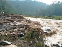 Banjir Terjang Sindang Danau OKUS, Satu Keluarga Hanyut Belum Ditemukan