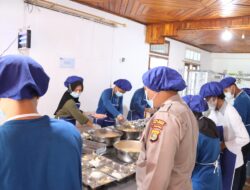 Ketua SPPG Polres Way Kanan Periksa Secara Berkala Kualitas MBG Agar Terhindar dari Keracunan Makanan