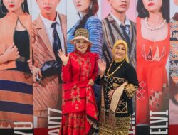 Ketua Kota MLB Mas Ariona tampil Memukau, Desainer Rita Anom Sari Angkat Wastra Lampung di Ajang Lampung Fashion Tendance 2025