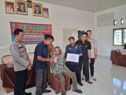 Kepala Desa Bumi Agung Jaya Salurkan BLT Dana Desa ke Warganya
