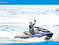 Zita Anjani Seberangi Selat Sunda Gunakan Jetski di Acara Lamsel Fest 2025
