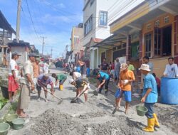 Tak Ada Anggaran, Lurah Pasar Muaradua Ajak Warga Kampung Tanding Swadaya Perbaiki Jalan