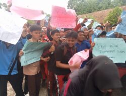 Waka Kesiswaan Diduga Potong Dana PIP, Ratusan Siswa SMK Negeri 01 OKUS Demo ke Sekolah
