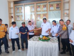 Peringati Hari Pers Nasional, Bupati OKU Selatan Potong Tumpeng dan Berikan Penghargaan ke Wartawan