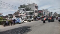 Gerak Cepat, Bupati OKUS Tampal Jalan Protokol Muaradua Secara Swakelola PU