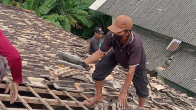 Angin Puting Beliung Porak Porandakan Desa Legundi, 32 Rumah di Dusun 01 Rusak