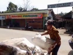 Kisah Inspiratif Seorang Kuli Panggul Dengan Menyisihkan Rp 4000 Setiap Hari Menuju Tanah Suci 