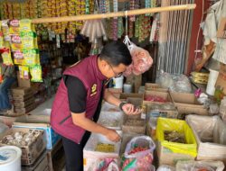 Cegah Praktik Penimbunan Sembako, Unit Pidsus Reskrim Polres OKUS Monitoring di Pasar