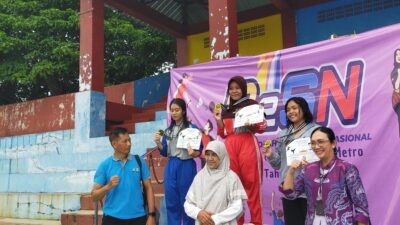 Perwakilan Atlet Renang SMKN 3 O2SN Kota Metro Mendapatkan 4 Mendali Emas.