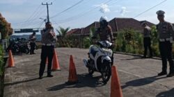 Santai di Kedai Dekat, Satlantas Polres OKUS Gandeng Pemuda Sosialisasikan Pembuatan SIM