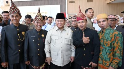 Suasana Meriah Penuh Kehangatan, Warga Pesisir Barat Sambut Kedatangan Presiden Prabowo