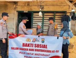 Kapolsek Simpang Pematang dan Anggota Gelar Bhakti Sosial, Bagikan Paket Sembako Kepada Masyarakat Kurang Mampu