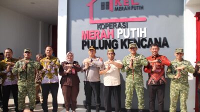 Danrem 043/Gatam Dampingi Pangdam XXI/RI Tinjau KDKMP Pulung Kencana