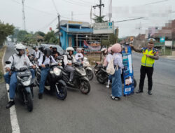 Satlantas Polres Way Kanan Sosialisasi Aplikasi Siger Lampung Presisi kepada Pengguna Jalan
