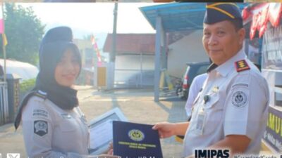 Lapas Muaradua Berikan Penghargaan Pegawai Teladan, Apresiasi Dedikasi dan Tingkatkan Semangat Kinerja