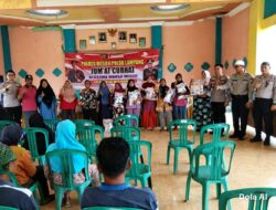 Jumat Curhat di Mesuji Timur, Polres Mesuji Serap Aspirasi Warga Sambil Bagikan 24 Paket Sembako