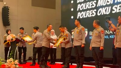 Raih Predikat WBK, Kapolres OKUS Terima Penghargaan Dari Kapolda Sumsel