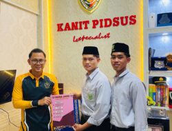 Wakil Rektor Inisma Salurkan Beasiswa Gratis untuk Santri Berprestasi di OKU Selatan